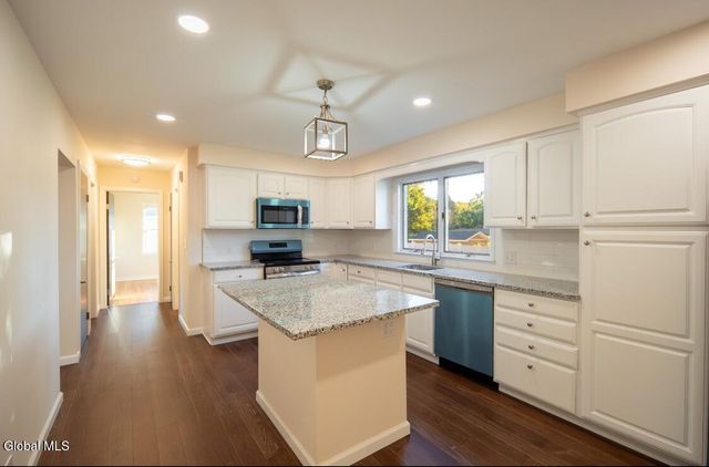 5 Brunswick Park Drive, Brunswick, NY 12180