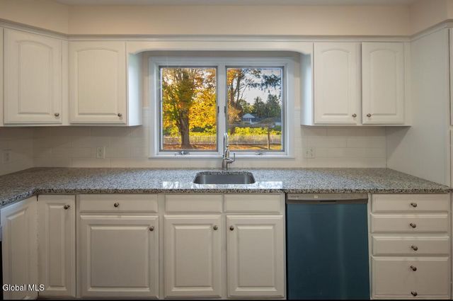 5 Brunswick Park Drive, Brunswick, NY 12180