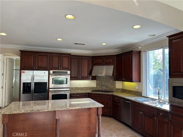253 Bellafonte Court, Camarillo, CA 93012
