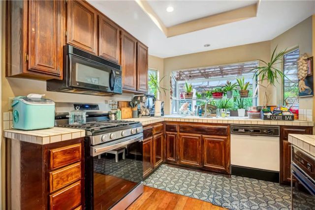 7354 Woodvale Court, West Hills, CA 91307