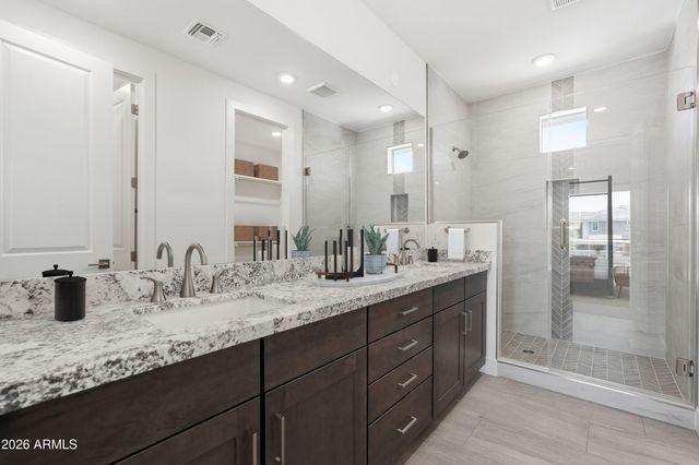 2121 W SONORAN DESERT Drive 162, Phoenix, AZ 85085
