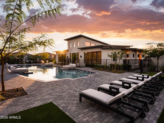 2121 W SONORAN DESERT Drive 162, Phoenix, AZ 85085