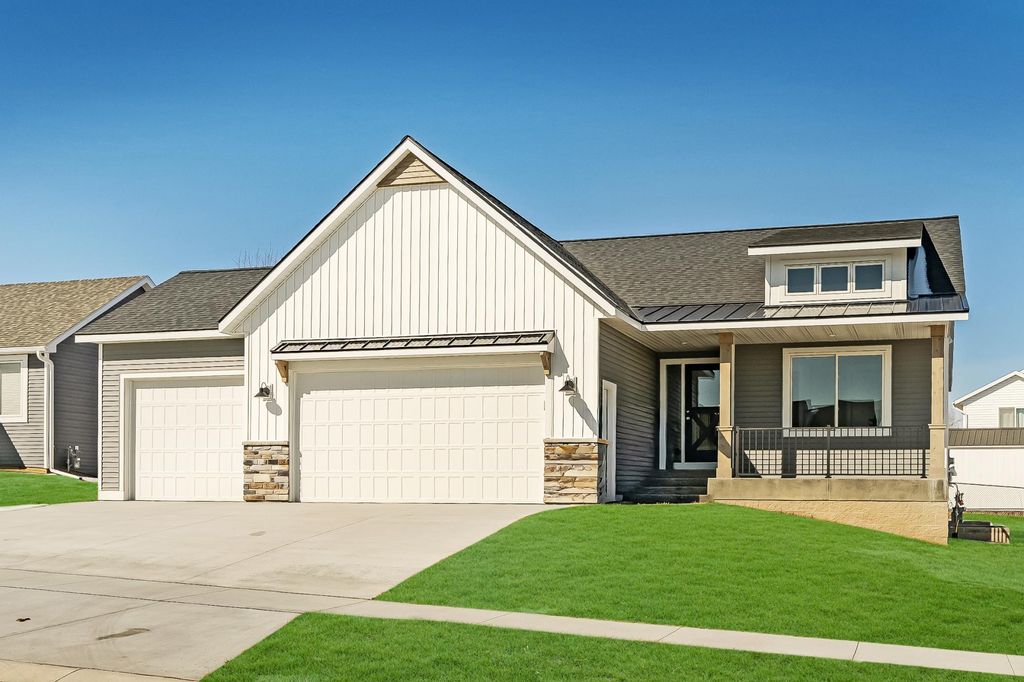 1830 Brandt Drive NE, Byron, MN 55920