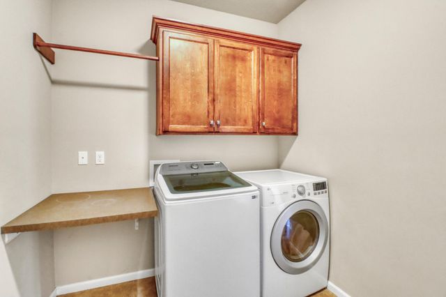 5831 Autumn Drive S, Fargo, ND 58104