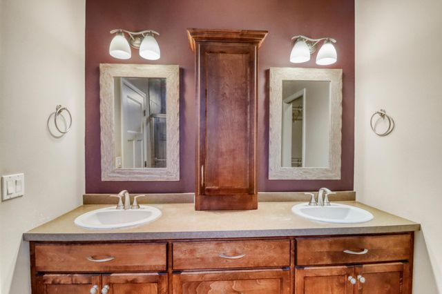 5831 Autumn Drive S, Fargo, ND 58104