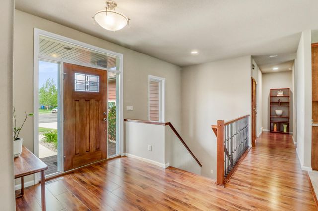 5831 Autumn Drive S, Fargo, ND 58104