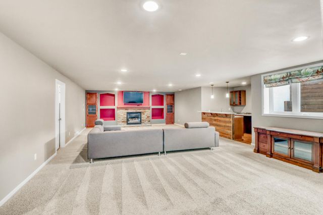 5831 Autumn Drive S, Fargo, ND 58104
