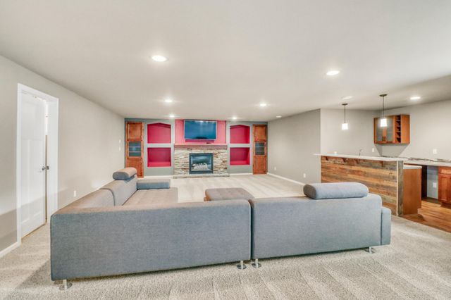 5831 Autumn Drive S, Fargo, ND 58104