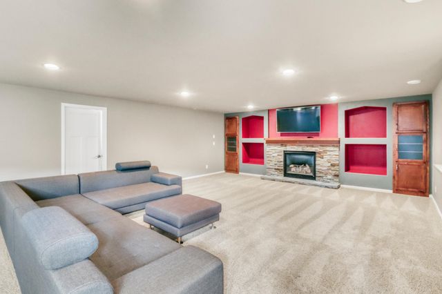5831 Autumn Drive S, Fargo, ND 58104