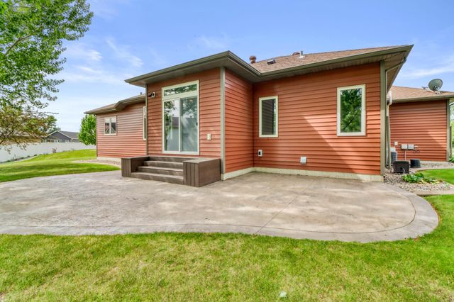 5831 Autumn Drive S, Fargo, ND 58104