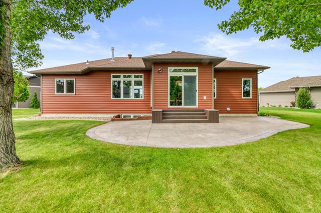 5831 Autumn Drive S, Fargo, ND 58104