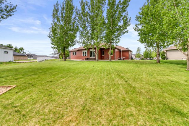 5831 Autumn Drive S, Fargo, ND 58104