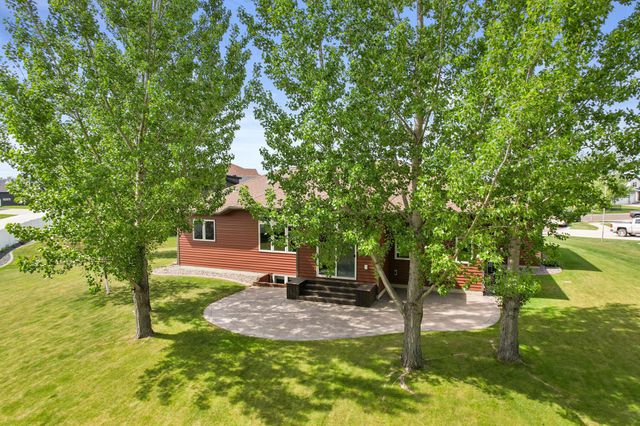 5831 Autumn Drive S, Fargo, ND 58104