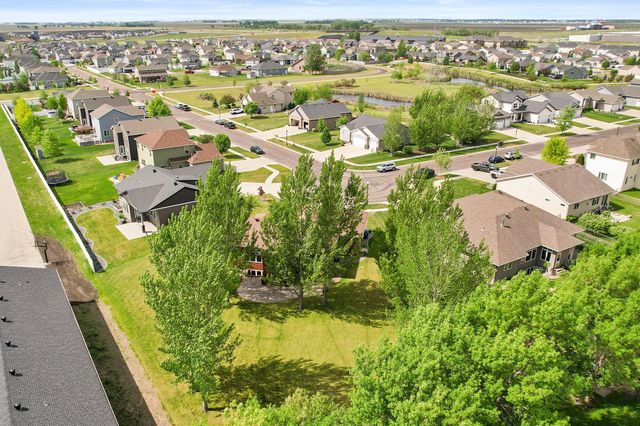 5831 Autumn Drive S, Fargo, ND 58104