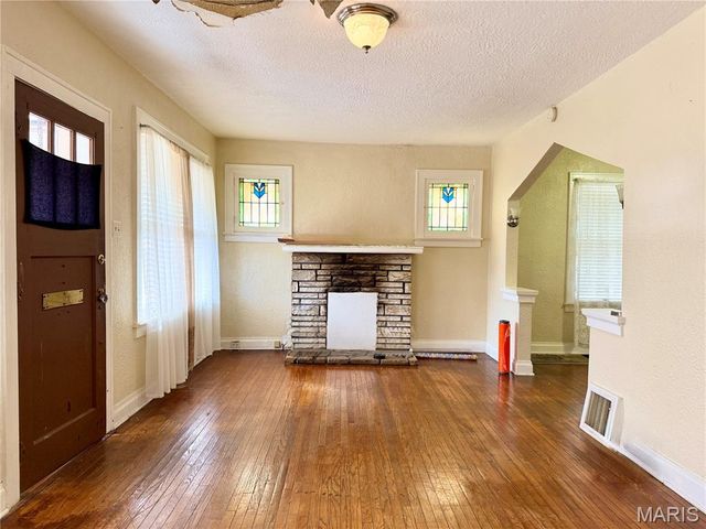 217 Emerling Drive, St Louis, MO 63121