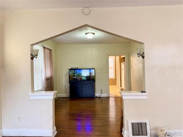 217 Emerling Drive, St Louis, MO 63121