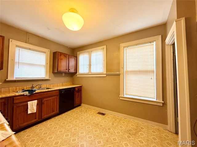 217 Emerling Drive, St Louis, MO 63121