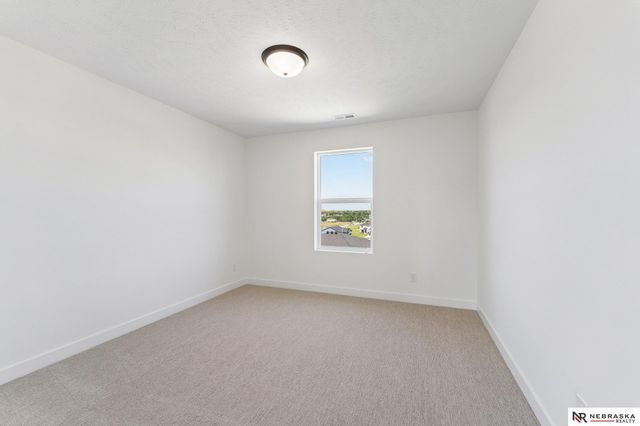 11101 N 161 Street, Bennington, NE 68007