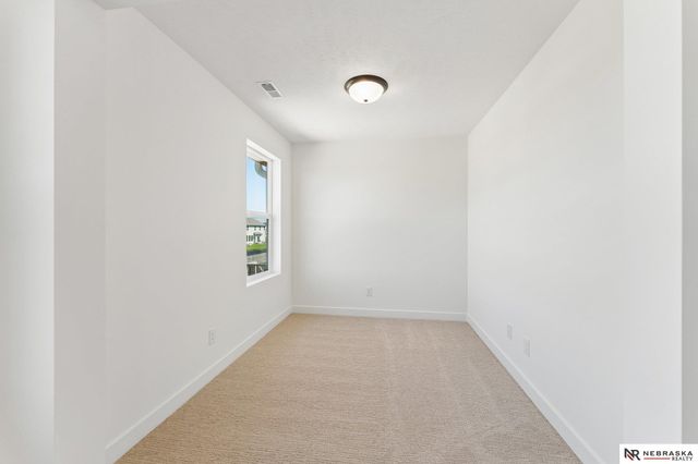 11101 N 161 Street, Bennington, NE 68007