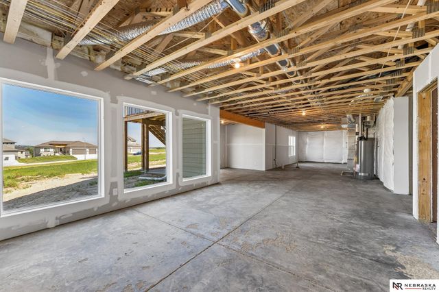 11101 N 161 Street, Bennington, NE 68007