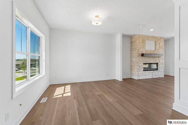 11101 N 161 Street, Bennington, NE 68007