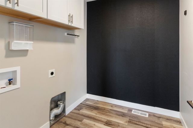 916 34th Ave NE, Minot, ND 58703