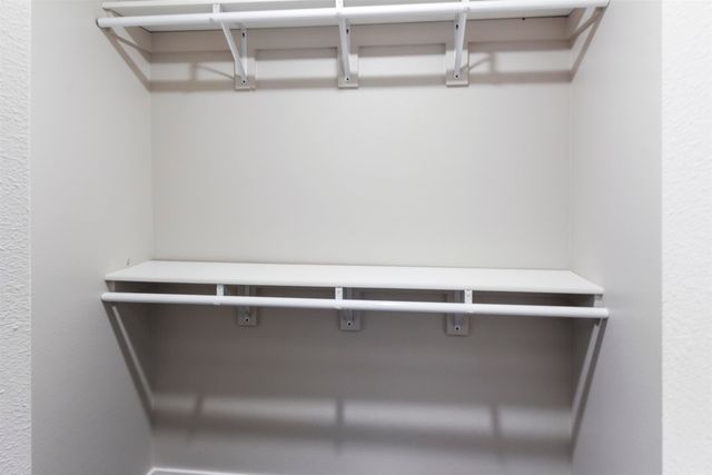 916 34th Ave NE, Minot, ND 58703