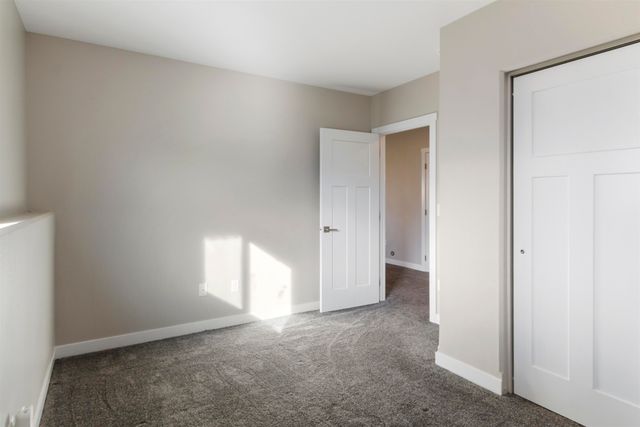 916 34th Ave NE, Minot, ND 58703