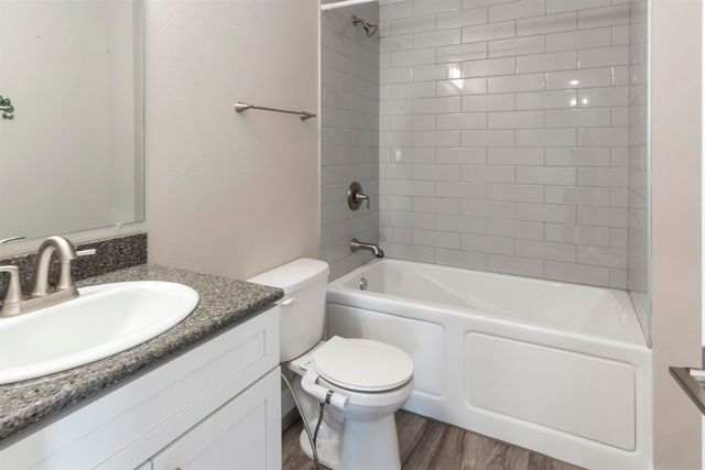 916 34th Ave NE, Minot, ND 58703