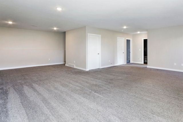 916 34th Ave NE, Minot, ND 58703