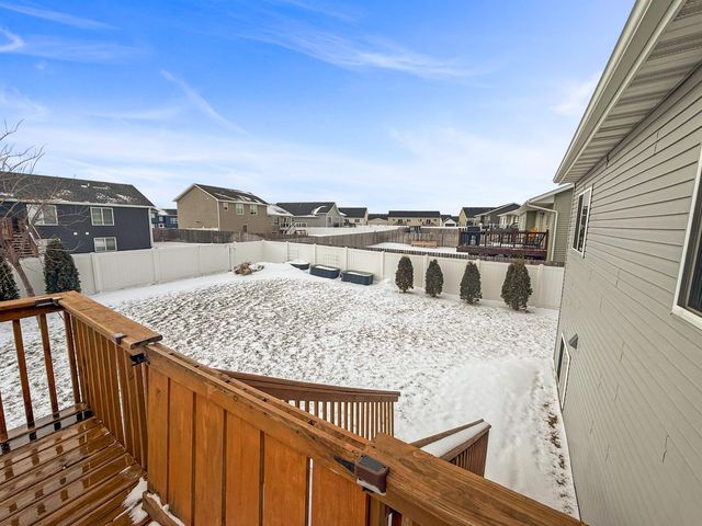 916 34th Ave NE, Minot, ND 58703