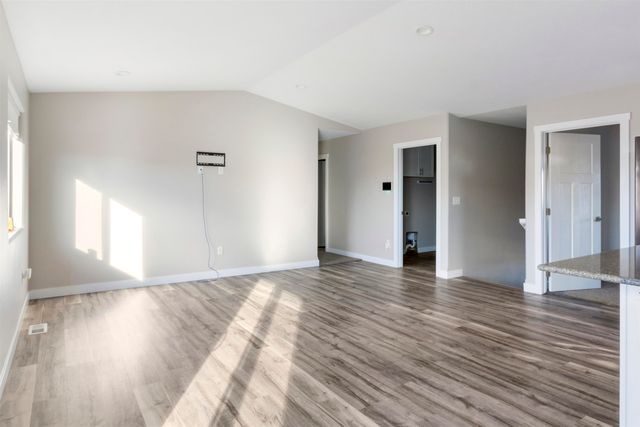 916 34th Ave NE, Minot, ND 58703