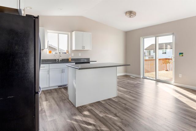 916 34th Ave NE, Minot, ND 58703