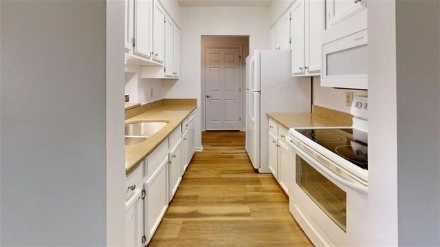 300 Johnson Ferry Road NE B409, Sandy Springs, GA 30328