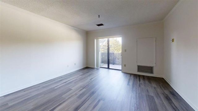 300 Johnson Ferry Road NE B409, Sandy Springs, GA 30328