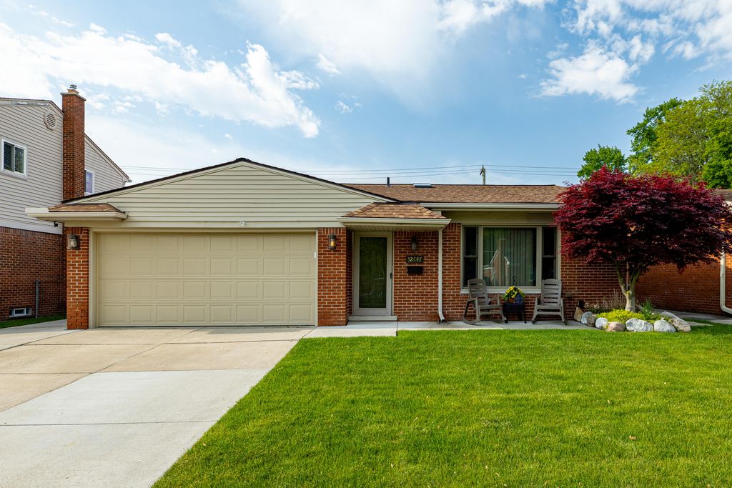 32647 Hees Street, Livonia City, MI 48150
