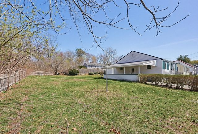 47 Willow St, Woburn, MA 01801