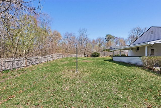 47 Willow St, Woburn, MA 01801