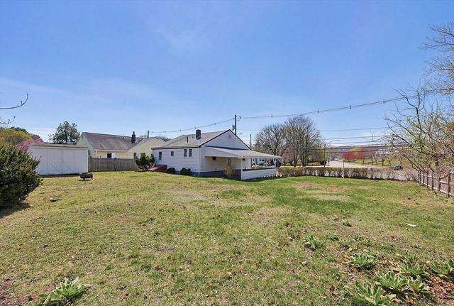 47 Willow St, Woburn, MA 01801