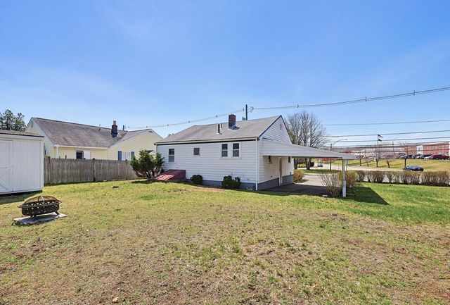 47 Willow St, Woburn, MA 01801