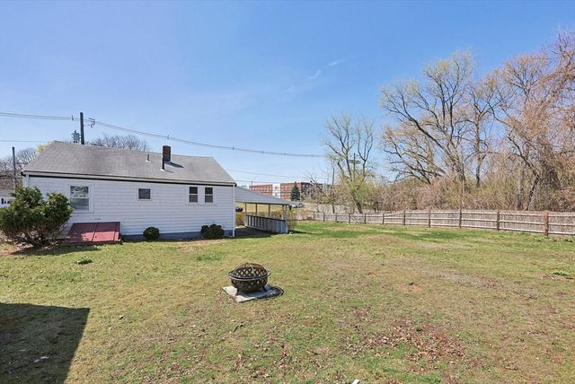 47 Willow St, Woburn, MA 01801