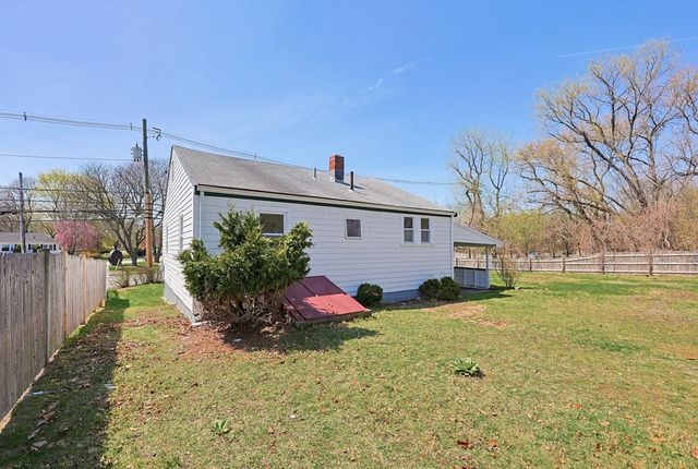 47 Willow St, Woburn, MA 01801