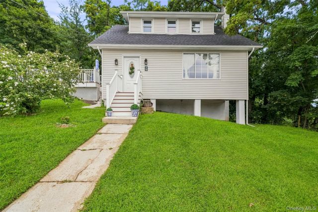 16 Hillside Avenue, Highland Falls, NY 10928
