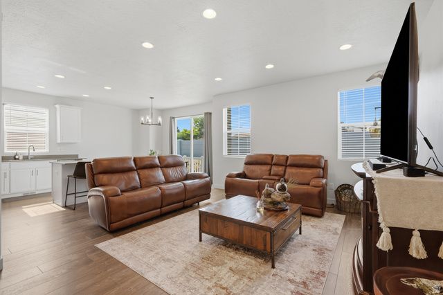 8139 W JOE DR, Magna, UT 84044