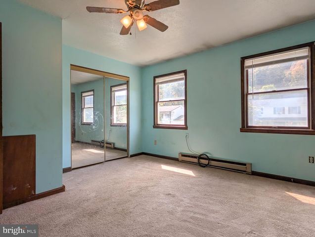 1158 CREEKSIDE DR, Altoona, PA 16601