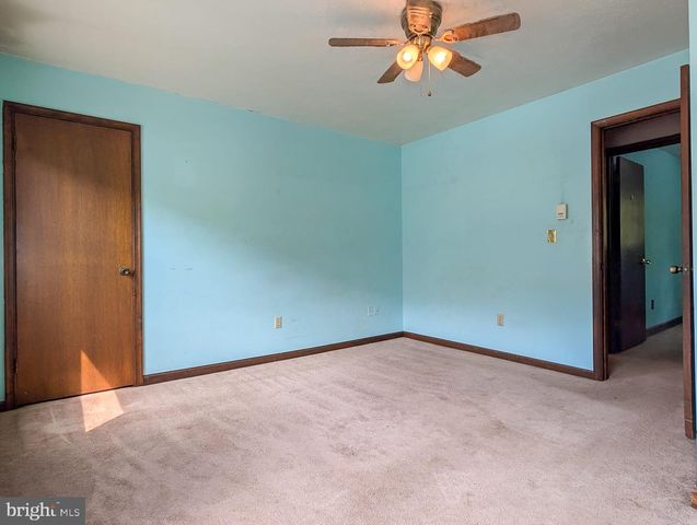 1158 CREEKSIDE DR, Altoona, PA 16601