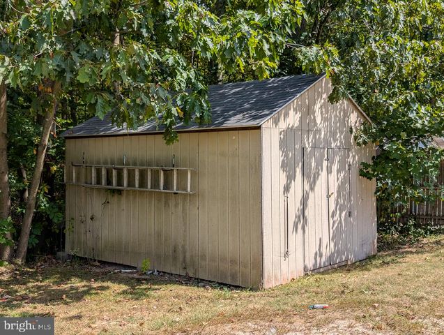 1158 CREEKSIDE DR, Altoona, PA 16601