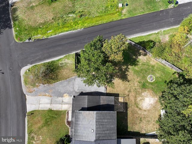 1158 CREEKSIDE DR, Altoona, PA 16601