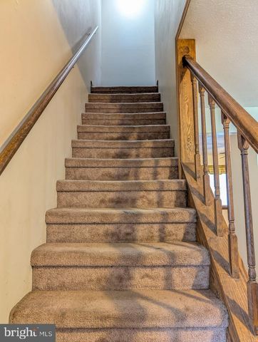 1158 CREEKSIDE DR, Altoona, PA 16601