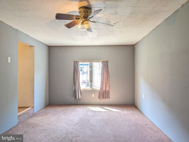 1158 CREEKSIDE DR, Altoona, PA 16601